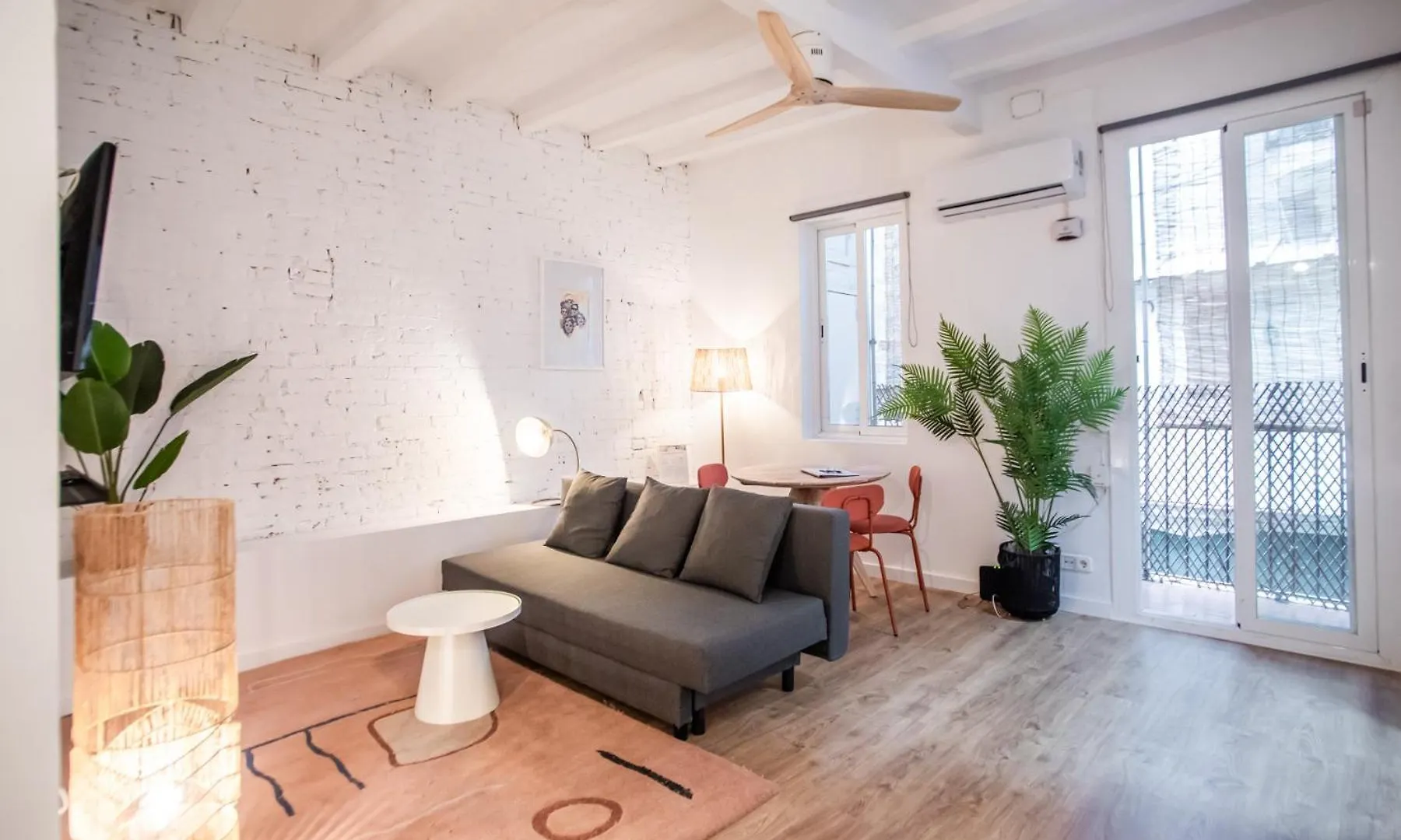 Apartament 44Poc1062 - Studio Newly Decorated In Poble Sec Barcelona