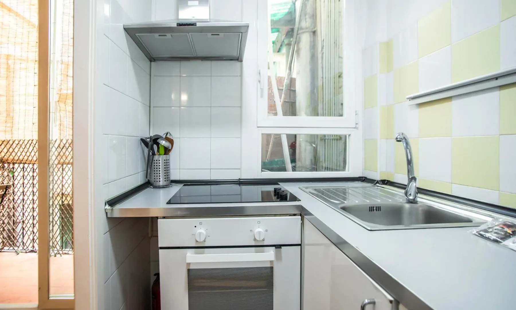 44Poc1062 - Studio Newly Decorated In Poble Sec Barcelona Apartament