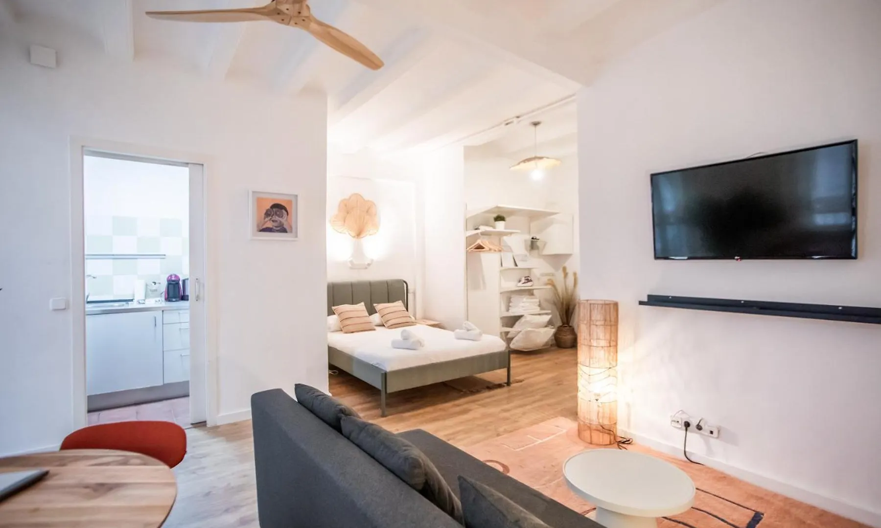 44Poc1062 - Studio Newly Decorated In Poble Sec Barcelona